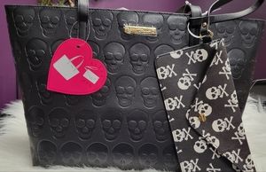 Betsey Johnson faux leather embossed skull tote *NWT*